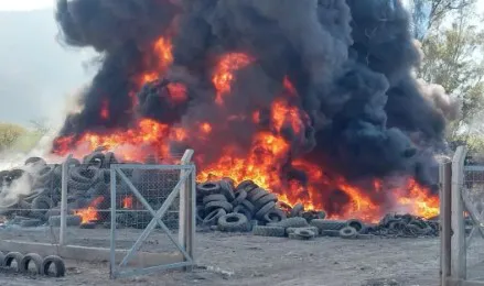 Incendio vertedero San Javier