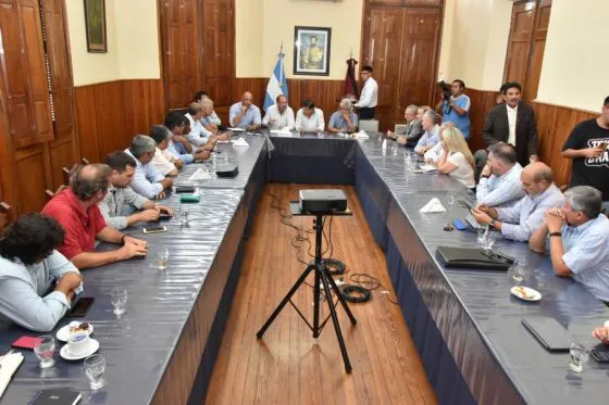94294-los-ministros-camacho-y-dib-ashur-informaron-a-senadores-la-situacion-de-la-provincia
