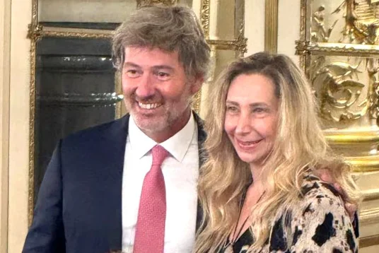 Juan Bautista Mahiques, nuevo ministro de Justicia, junto a Karina Milei