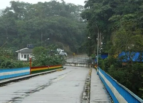 Puente fronterizo Aguas Blancas