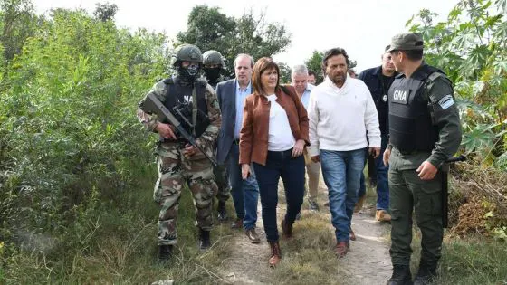 96131-saenz-y-bullrich-recorrieron-puntos-clave-de-la-frontera-con-bolivia-y-evaluaron-el-servicio-de-seguridad-en-el-paso-internacional-de-aguas-blancas