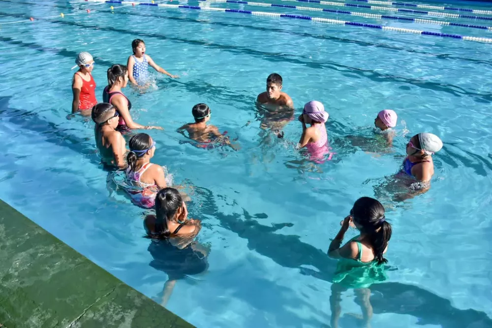 escuela-de-natacion-peron-a-1536x1024