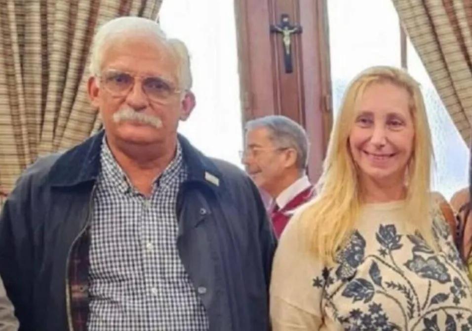 Carlos-Zapata-Karina-Milei-1068x855