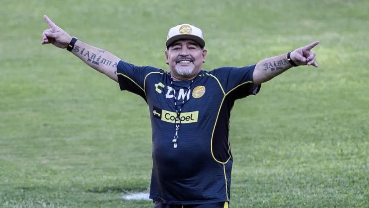 maradona1_crop1536871362001_crop1603992318246.jpg_554688467