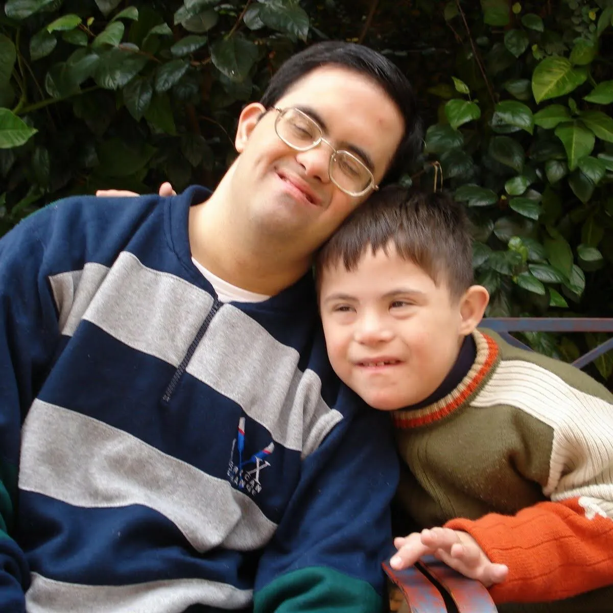 día-mundial-del-Síndrome-de-Down-adolescentes-niños-festividad-1200x1200