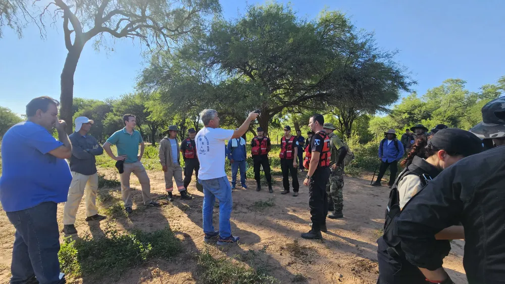 Busqueda Leonel Flores