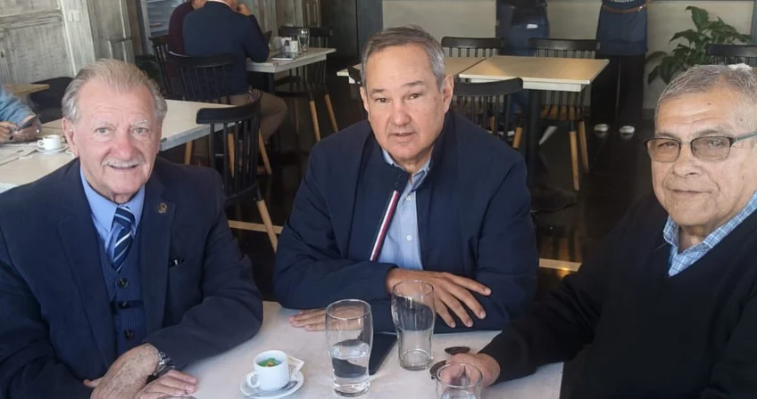 Estuve reunido con Juan Carlos Alderete, presidente nacional del PTP, de visita en Salta en el m