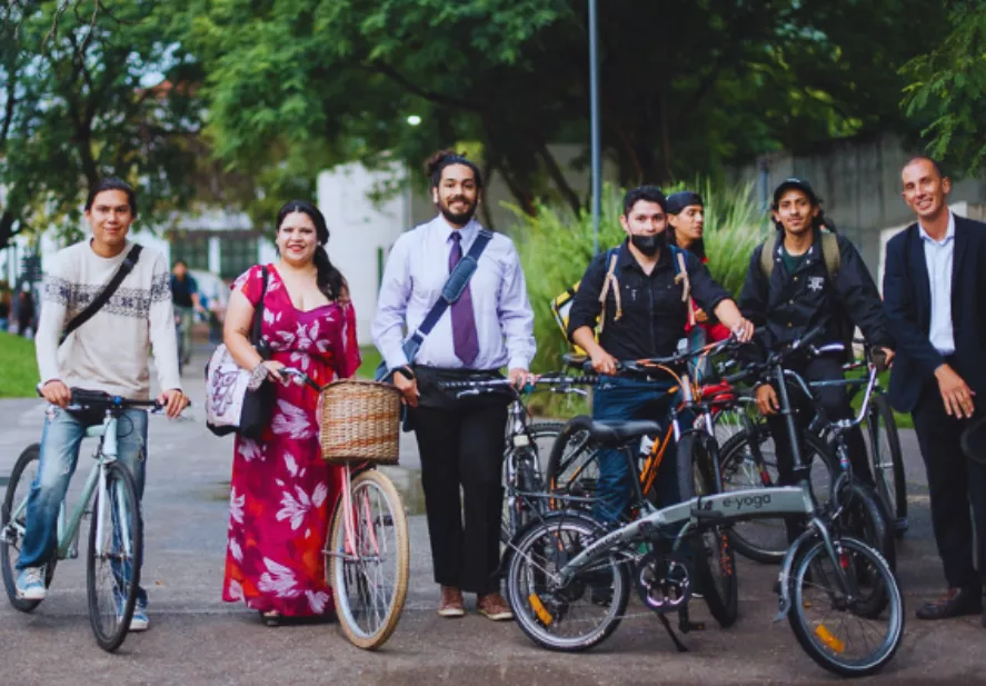 Pedalear pero con ropa elegante