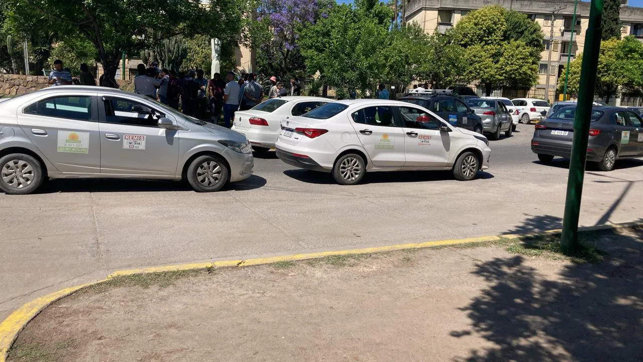 Manifestación de remiseros en el CD