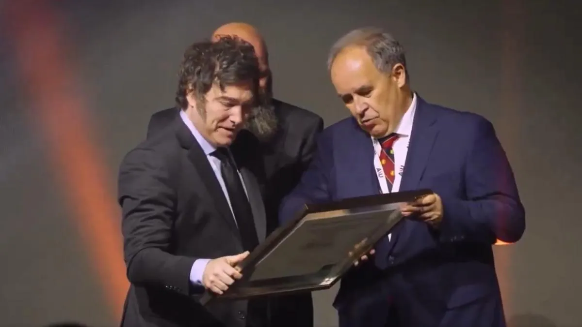 instituto-liberal-praga-desconocio-premio-entregado-javier-milei-1040549-153050