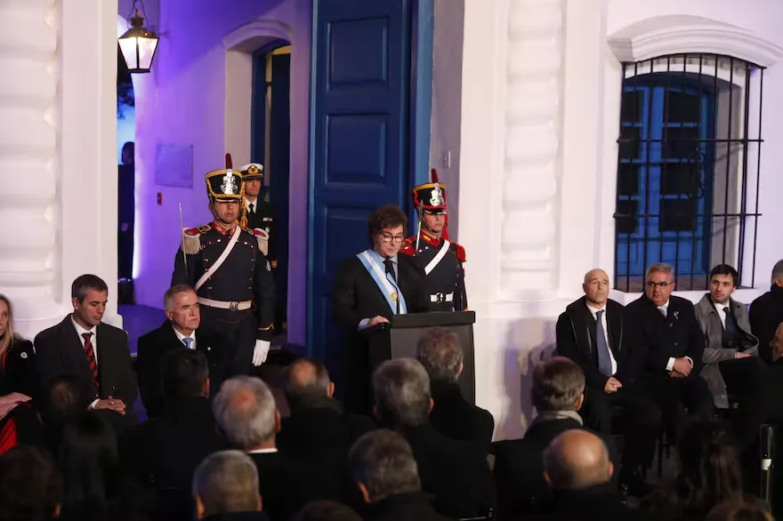 javier-milei-el-9-de-julio-del-ano-pasado-en-H7FAZZYOXJA25DDUS2USI7J33M