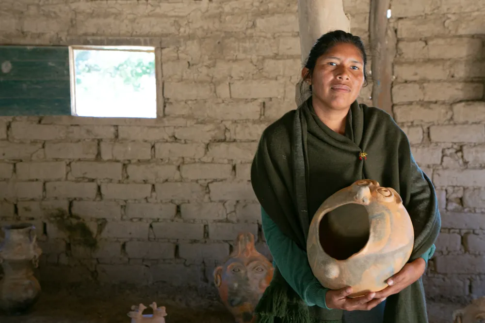HOKINAJ MENDOZA Y SU OBRA