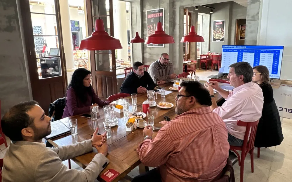 reunion-comite-scaled-e1724798603260-2048x1283