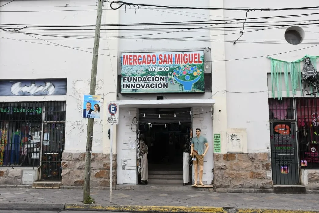 ropa-y-calzado-anexo-mercado-san-miguel-2