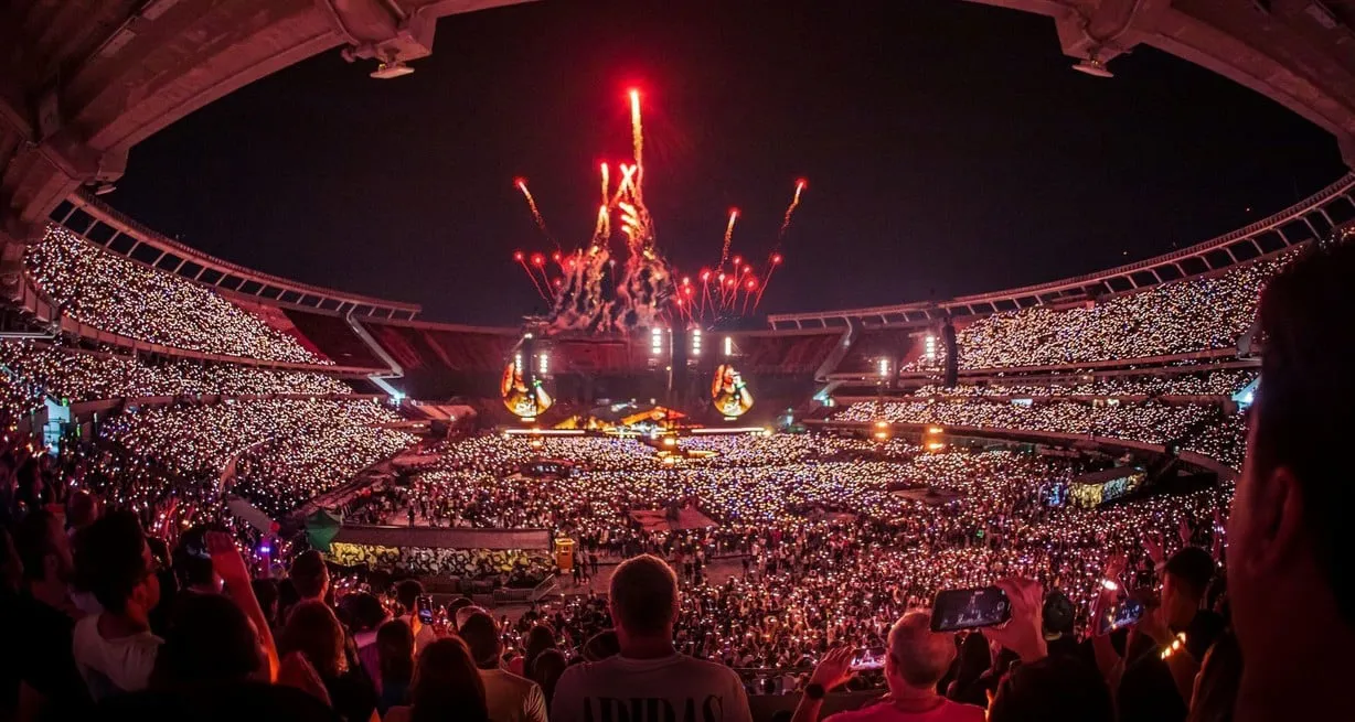 Coldplay Monumental