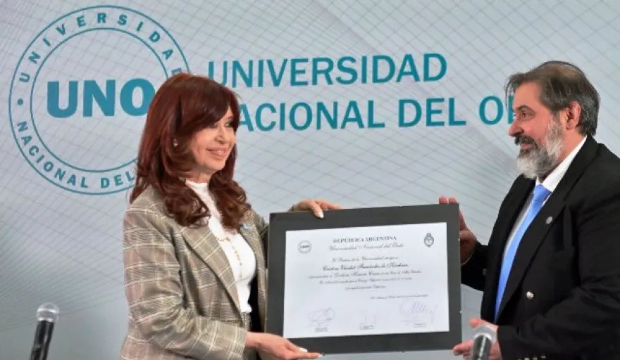 CFK recibe Doctorado Honoris Causa