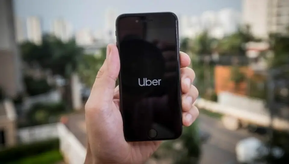 uber-taxi-salta-interna-medium-size