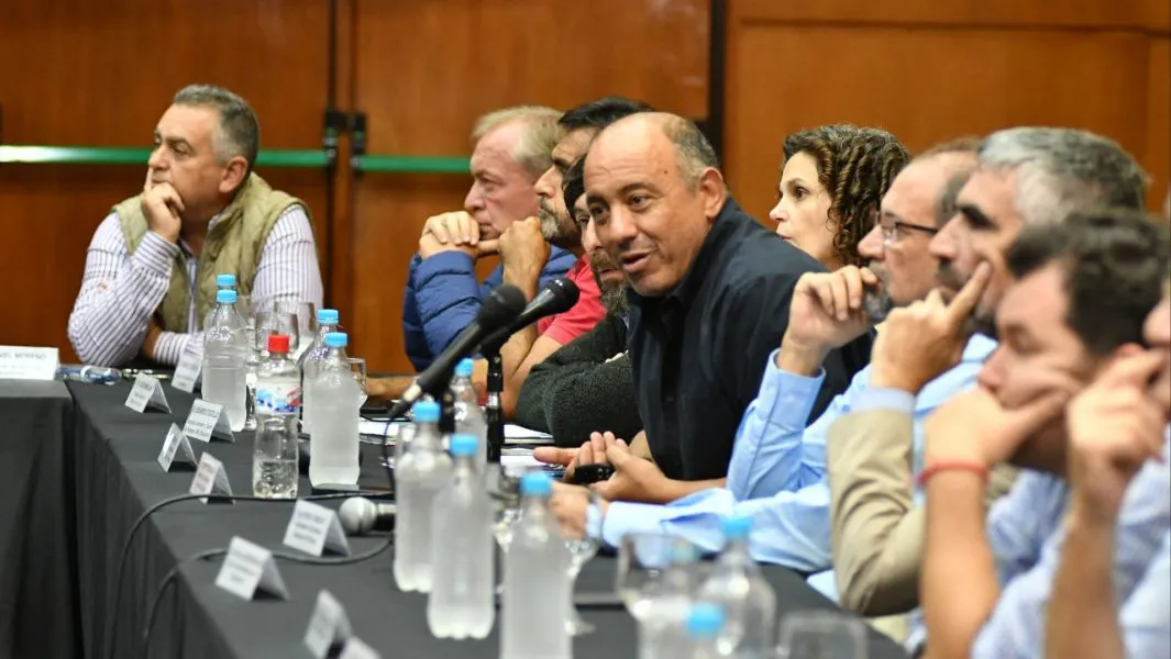 6478-reunion-del-gobierno-y-los-gremios-del-sector-estatal