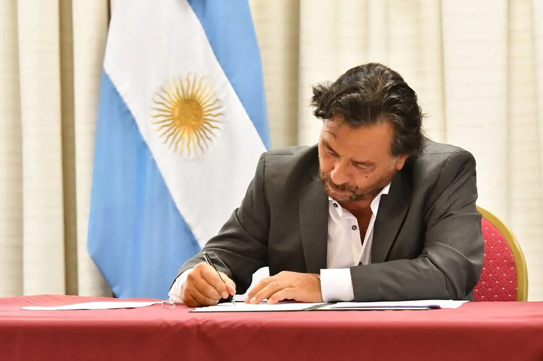 Firmé un Decreto de Necesidad y Urgencia que establece la obligatoriedad de exámenes toxicológic