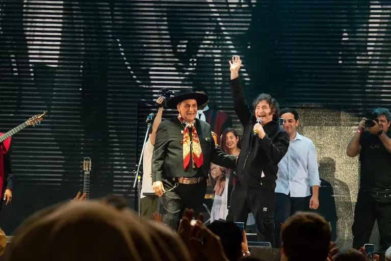 milei-y-el-chaqueno-O7UUFUUWMVD7HOJBC3RWEWRFUU