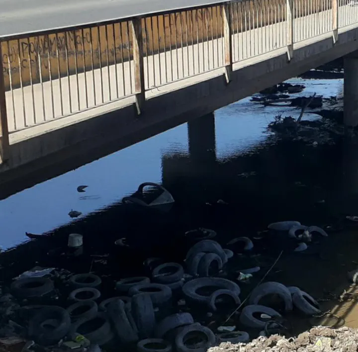 patrulla-ambiental-neumaticos-rio-arenales-5